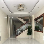 BÁN NHÀ PHÂN LÔ PHAN VĂN TRƯỜNG 40m 9 TỶ 5 TẦNG MT 4m KINH DOANH SẦM UẤT TRUNG TÂM CẦU GIẤY OTO QUA NHÀ