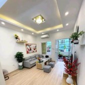 BÁN GẤP TẬP THỂ Dương Văn Bé 70m  Tầng 2