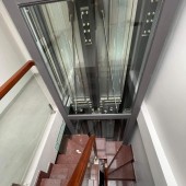 Nguyên căn mới đẹp, chủ nhà cho thuê nhà, Kinh doanh, VP 134m2- 4.5T, 35 Tr. Lạc Trung
