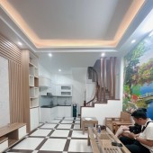 Bán nhà phố Bạch Đằng Hai Bà Trưng 33m