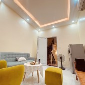 Cực hiếm Dã Tượng Hoàn Kiếm 30m nhà 3 tầng 2 ngủ ô tô đỗ cửa gần phố ở ngay nhỉnh 4 tỷ lh 0817606560