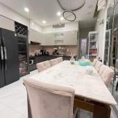 Bán nhà ngay Phú Mỹ Hưng - Sát Biểu Cục Thuế - Quận  7 - 3 Tầng - 60.6M2 - Gía 6Ty x TL .