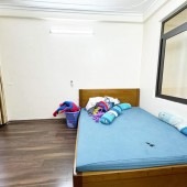 Nhỉnh 4 tỷ hộ khẩu Hoàn Kiếm phố Hồng Hà  32m 4 tầng ba bước ra phố chỉ nhỉnh 4 tỷ lh0817606560