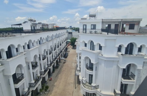 Nhà mới xây, kiến trúc sang trọng, tiện ích xung quanh đầy đủ ở Tây Ninh