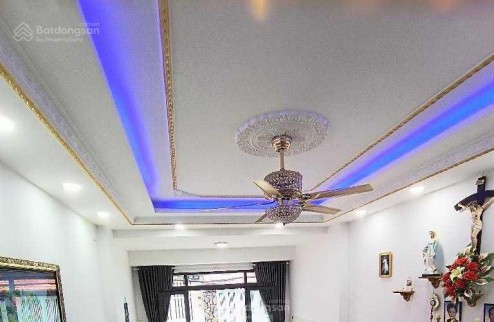 Nhà cần bán hẻm xe tải thông Thoại ngọc Hầu, Lũy Bán Bích, Tân Phú 3 tầng DT: 4x15(60m2). Gia1ty8