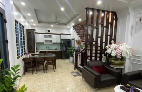 Bán Nhà Đại Kim, Hoàn Mai 48m2 mt 4,5m gần hồ, sát chợ, tiện ích, 7,6 tỉ