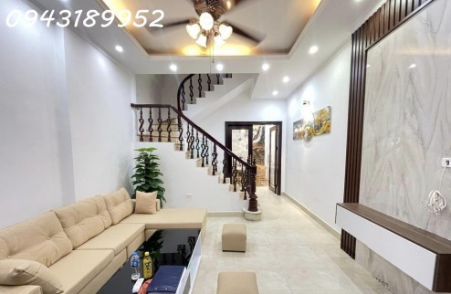 NHÀ HÀO NAM, ĐỐNG ĐA PH N LÔ ÔTÔ 5C ĐỖ CỬA - GIÁ ĐẦU TƯ - KHU VỰC HIẾM NHÀ BÁN.