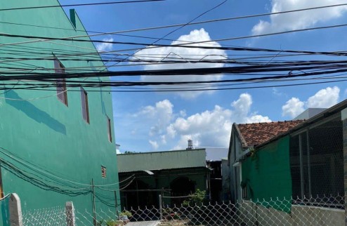 BÁN NHÀ MỚI 2 TẦNG TTTP SAU LƯNG CT2 PHƯỚC HẢI -NHA TRANG