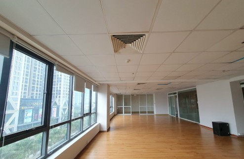 Cho thuê văn phòng DT 189m2 tại tòa Sun Square Lê Đức Thọ sàn hoàn thiện đầy đủ giá thuê rất ưu đãi