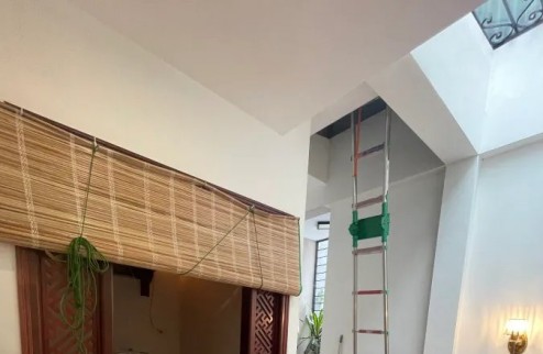 Bán nhà đẹp phố Hoa Lâm 44 m2,3 tầng, mặt tiền 3.6m,3.85 tỷ Long Biên