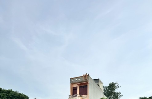 Căn Nhà 3 Tầng Mặt Tiền Kinh Doanh Vị Trí Vàng tại Việt Yên, Bắc Giang