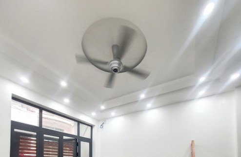 Chính chủ bán nhà hẻm 6m Hòa Hảo Quận 10, Ngang 5,2m sát mặt tiền
4 tầng đúc, 70m2, giá nhỉnh 15 tỷ