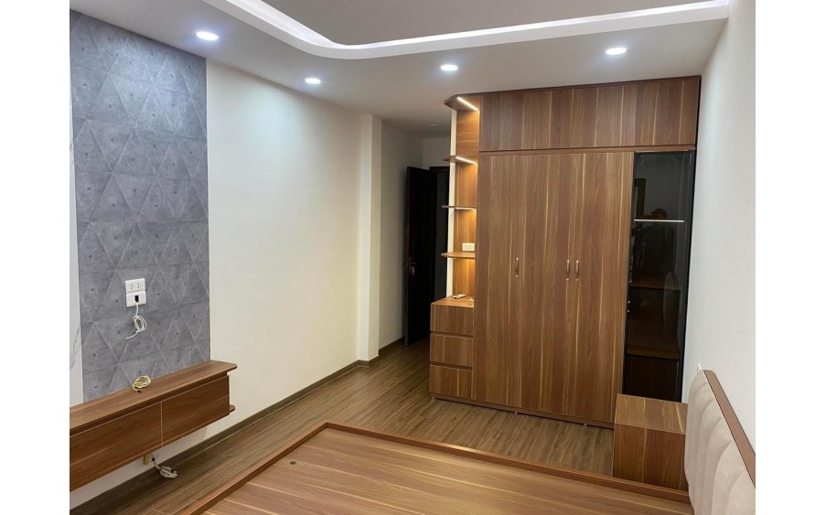 Bán Nhà Huỳnh Cung, 40m2, 5 tầng, Ôtô đỗ cửa, Chỉ Nhỉnh 4 tỷ, LH 0904690958