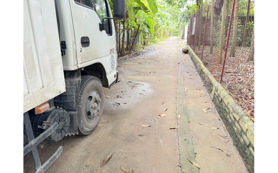 Bán đất Thạch Đà, Mê Linh, Hà Nội, đường thông, oto đỗ, 84m, giá 26tr / 1m.