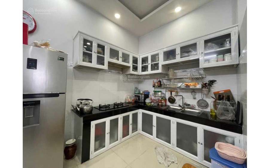 Bán nhà mới 60m2, 3 tầng căn góc 2MT, ô tô 6m, sát MT Nguyễn Duy Trinh