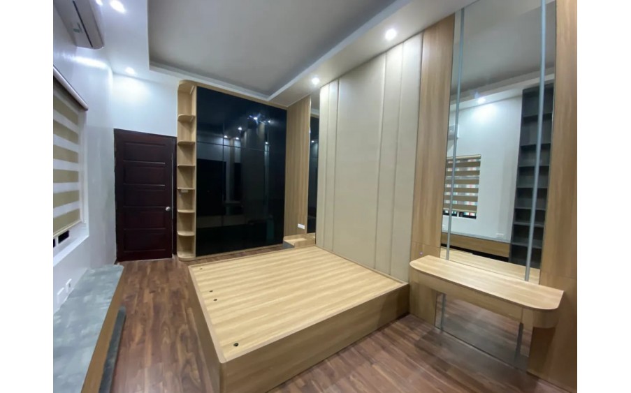 Bán Nhà Thanh Xuân Vương Thừa Vũ 14,5 Tỷ,61m2 MT 4,5m , 3 Thoáng Ô Tô Đỗ Cửa