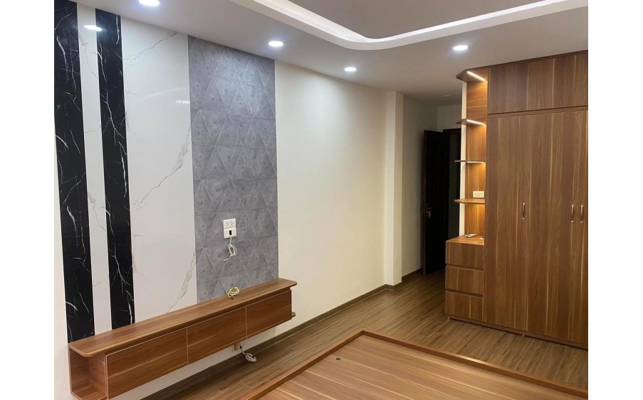 Bán Nhà Huỳnh Cung, 40m2, 5 tầng, Ôtô đỗ cửa, Chỉ Nhỉnh 4 tỷ, LH 0904690958