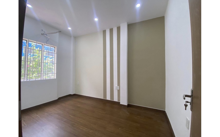 A - Nhà bán  Phú Nhuận 67m2 ,  5 Tầng BTCT -  Lê Văn Sỹ P13  Giảm còn 6 tỷ 2