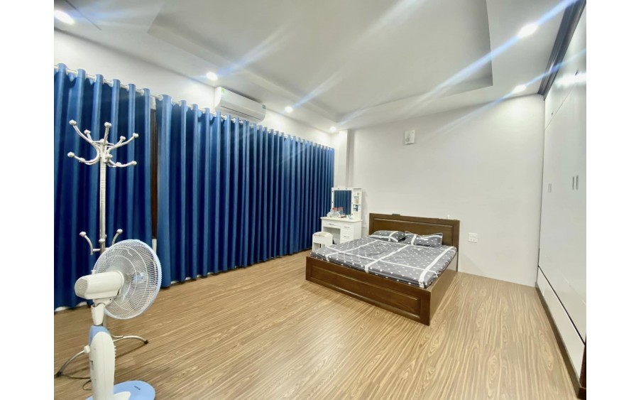 Cần bán nhà lô góc siêu đẹp lô góc 3 thoáng giá cực tốt chỉ nhỉnh 6x tỉ vị trí kinh doanh cực đỉnh trung tâm quận Thanh Xuân.