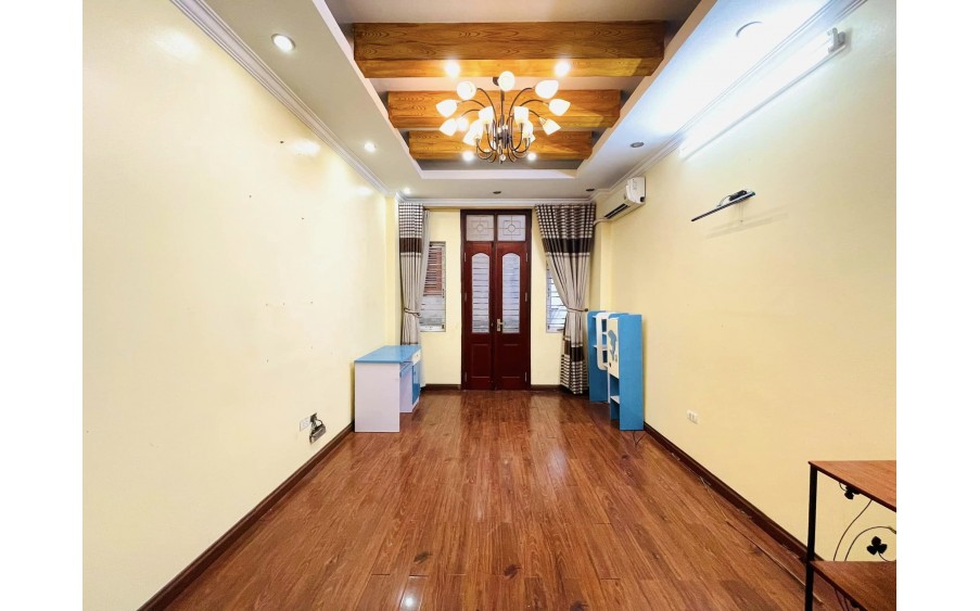 Cần bán nhà lô góc siêu đẹp lô góc 3 thoáng giá cực tốt chỉ nhỉnh 6x tỉ vị trí kinh doanh cực đỉnh trung tâm quận Thanh Xuân.