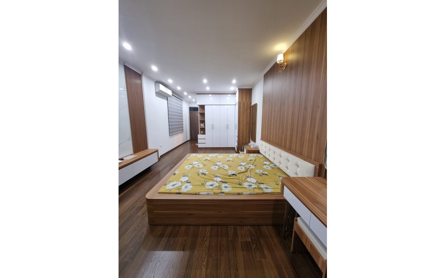 BÁN NHÀ NGUYỄN KHANG  45M2 X 6T, NHỈNH 12 TỶ. KINH DOANH, Ô TÔ VÀO NHÀ.