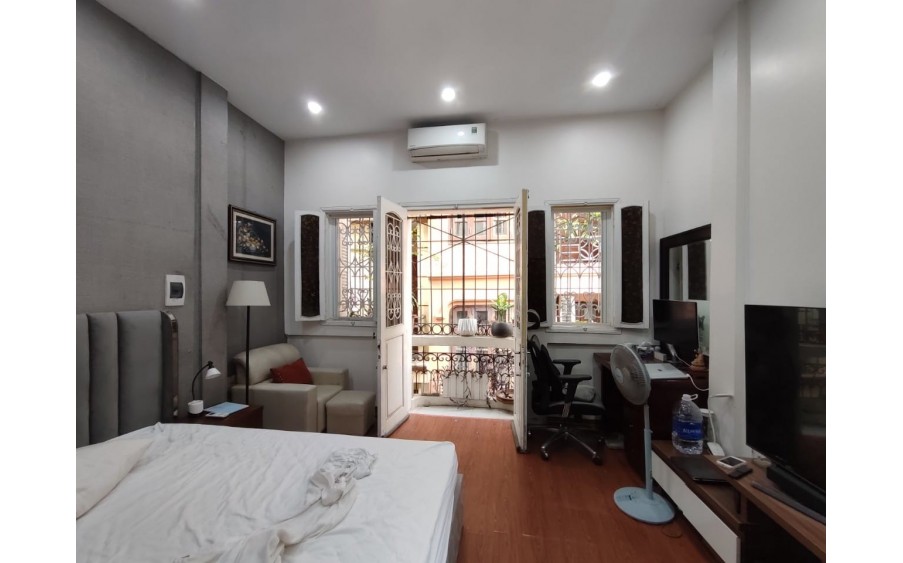 Bán nhà Hàn Thuyên, 48m2, 5 tầng, mặt tiền 5.2m, 12.3 tỷ, thoáng, ô chờ thang máy