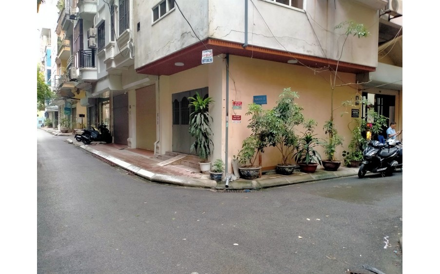 Bán Nhà Nguyên Hồng 36/40m x 4 Tầng Phân Lô Vỉa Hè Ô Tô Tránh 13.5 Tỷ