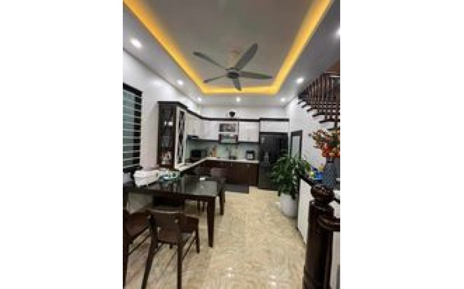 LÔ GÓC, 3 MẶT THOÁNG, GẦN PHỐ, 4 NGỦ. NGUYỄN CẢNH DỊ - HOÀNG MAI: 45M, 4T, MT: 4.4M, 7.99 TỶ