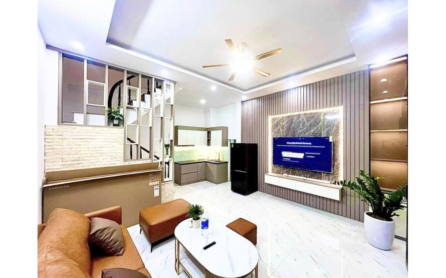 Nhà Hiếm, Trung Tâm Hoàng Mai, Vài Bước Ra Ô Tô,5 Tầng Mới Tinh, Full Nội Thất, Nhỉnh 5 Tỷ.