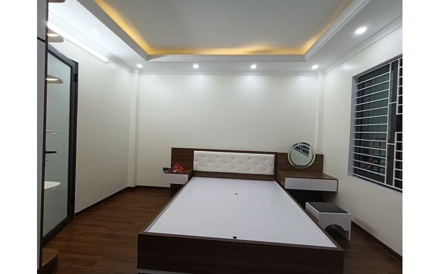 NHÀ MỚI PHỐ MINH KHAI, 24m2, 5 tầng, 4,25 tỷ, 3 phòng ngủ, gần ô tô, full nội thất