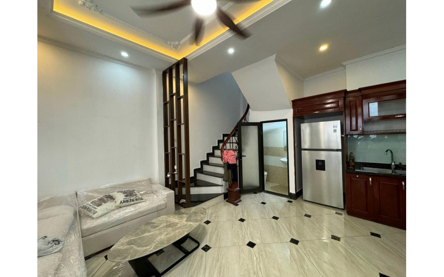 Bán Nhà Phố Trần Duy Hưng 35m2, 5 tầng - Trung Tâm Quận Cầu Giấy - Nhà Đẹp Ở Luôn