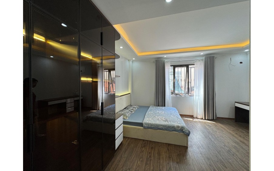 Bán Nhà Phố Trần Duy Hưng 35m2, 5 tầng - Trung Tâm Quận Cầu Giấy - Nhà Đẹp Ở Luôn