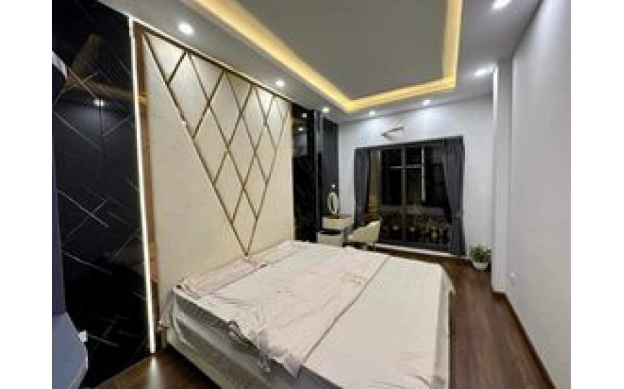 HIẾM! CỰC PHẨM THIẾT KẾ LUXURY, KD Ô TÔ, ĐẸP MÊ HỒN, PHỐ NÚI TRÚC - BA ĐÌNH: 30M, 5T, 7.98 TỶ