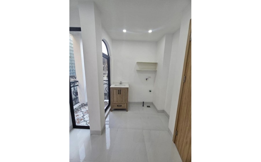 Bán nhà Bùi Xương Trạch, ngõ 3 gác rộng đẹp,6 ngủ đẹp mới xây chắc chắn, ở luôn 39m2 x 5 tầng. 6,4 tỷ