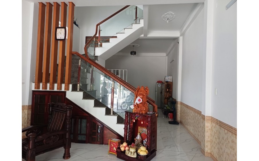 ► MT Châu Thượng Văn, gần Chợ Hoà Cường Bắc, 66m2 3 tầng sạch đẹp, 5.x tỷ