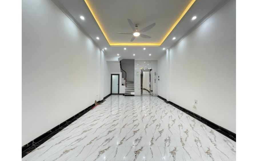 Bán Nhà Tập Thể - Phương Mai, Đống Đa 60m2, Giá 1.98 Tỷ,Ở Luôn