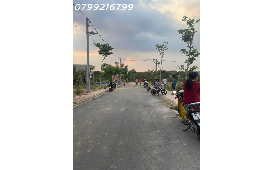 Đất nền giá rẻ sổ riêng thổ cư Bình Minh Trảng Bom Đồng Nai 1 sẹc QL1A . Trọn sổ 1 tỷ 150 hỗ trợ vay 3 bên , lh 0799 216 799 em Trinh.