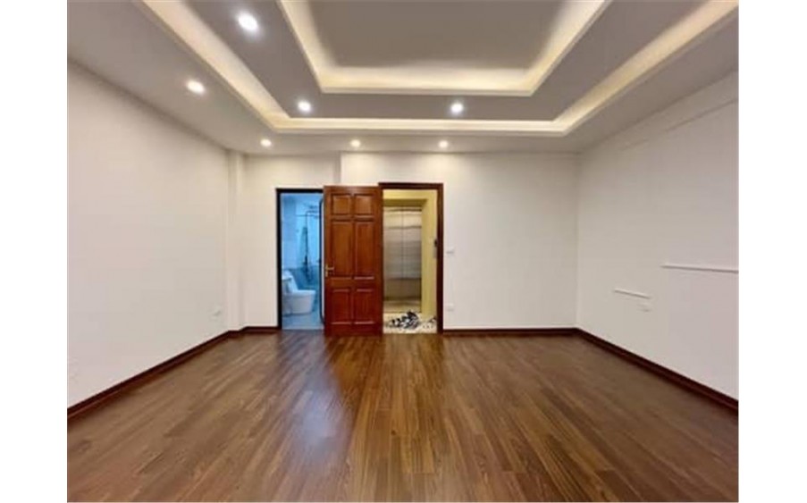 Bán nhà hàng xóm RoyCity, Ngã tư sở, Thanh Xuân, Hà Nội, DT 35m2 , Giá Nhỉnh 7 X tỷ