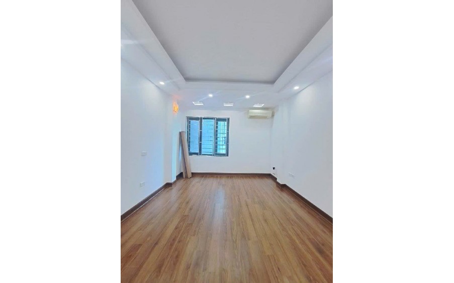 Kim Giang nhà đẹp, gần ô tô đỗ, 30m2, 6 tầng hơn 5 tỷ