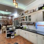 Bán nhà Ngọc Hà lô góc 2 thoáng 62m 5 tầng mặt tiền 5.5m 10 tỷ
