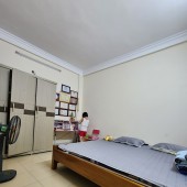 Bán nhà Hoàng Hoa Thám 30m2- 4 tầng, mặt tiền 5m, giá 5.6 tỷ còn thương lượng.