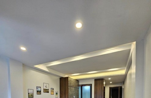 Bán Nhà Tập Thể Nguyễn Thái Học - 60m² - Tầng 2 - 1.66 Tỷ - Đống Đa