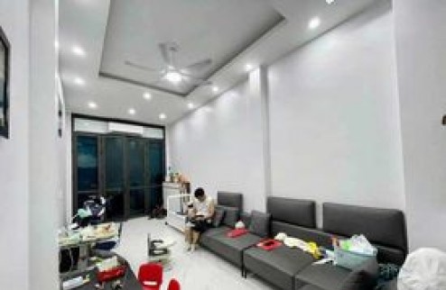 NHÀ ĐẸP, 2 MẶT THOÁNG, KD, GẦN Ô TÔ, NGUYỄN VĂN TRỖI - THANH XUÂN
46M, 4T, 7.85 TỶ
