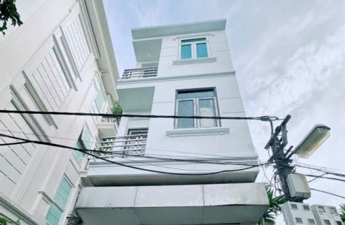 Nhà đẹp lung linh phố Ngọc Trì 45m2,4 tầng, mặt tiền 3.6m, 6.95 tỷ Long Biên. Ô tô ngủ trong nhà.