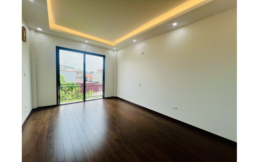 Tân Mai, 35m2, Nhà mới 5 tầng, Ô tô rất gần, Nhỉnh 5 tỉ, LH 0904690958