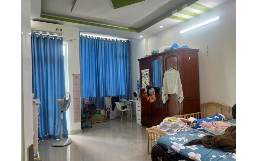 Bán Nhà – Diện tích lớn– 100 M2, 3 tầng – Ô Tô ĐỖ cửa -  Phạm Văn Bạch - Tân Bình Chỉ 7.8 tỷ