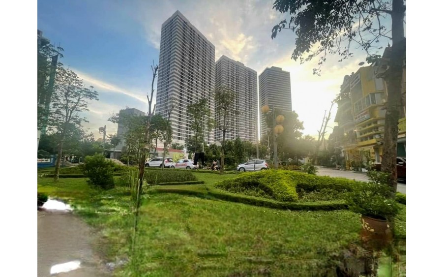 Bán đất 51m2 Ngọc Chi Vĩnh Ngọc  - ngay chân Cầu Nhật Tân - mặt đường lớn ô tô tải tránh nhau - Xây Hotel, Office đẹp