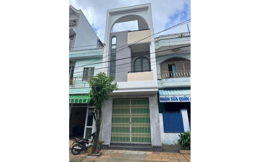 BÁN NHÀ 3 TẦNG MẶT TIỀN ĐƯỜNG TÂN TRÀO, VĨNH NGUYÊN, NHA TRANG - VỊ TRÍ ĐẮC ĐỊA, GIÁ TỐT 4.95 TỶ! 