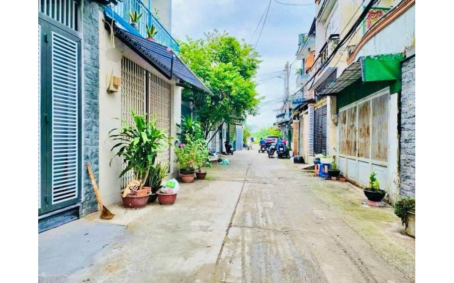 BÁN ĐẤT TẶNG NHÀ - HXH - 70M2 GIÁP TÂN PHÚ - GẦN CHỢ GÒ XOÀI GIÁ CHỈ NHỈNH 4 TỶ