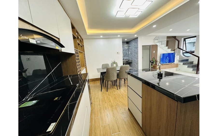 ♣ Nhà Kiệt Ô tô 5m, thẳng 70m ra Nguyễn Hữu Thọ, 48m2, 3 tầng đẹp, nhỉnh 4 tỷ